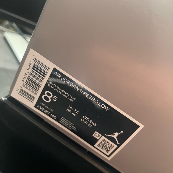 Retro Jordan 11 Low - Picture 4 of 4